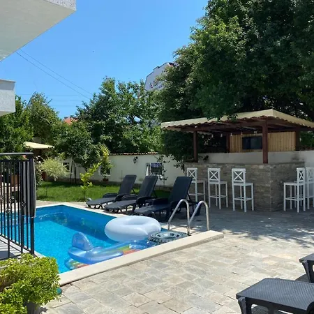 Aqua Family بيت ضيافة بورغاس