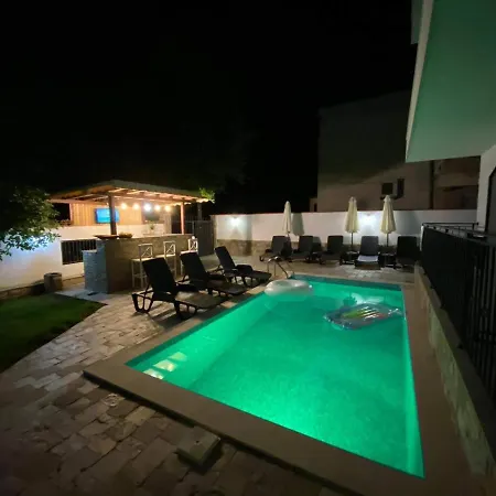 Guest house Aqua Family *