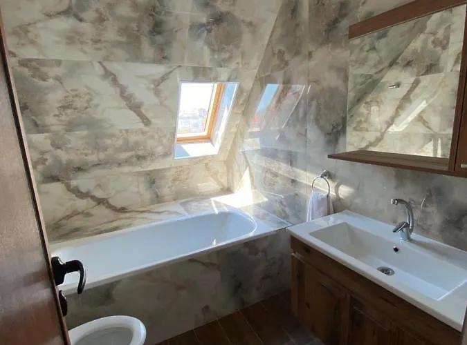 Aqua Family Pensión 4*